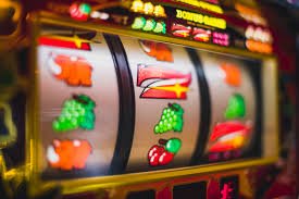 Màn hình kết quả thắng và lịch sử cược tại 18win hiển thị trên điện thoại di động